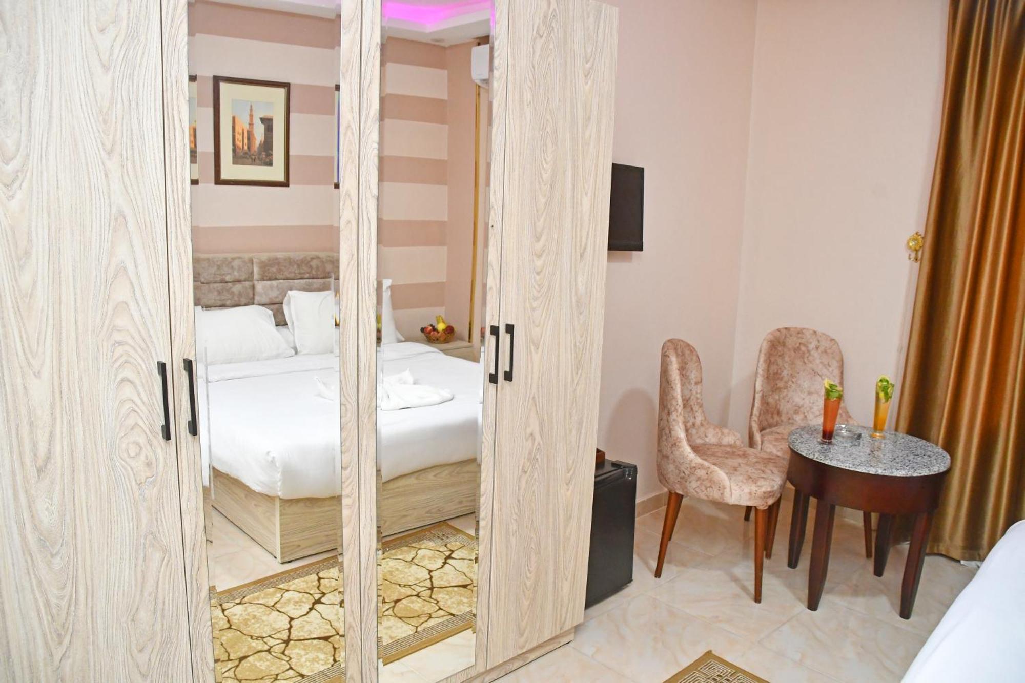 Nun Pyramids Hotel Kafret el-Gabal الغرفة الصورة