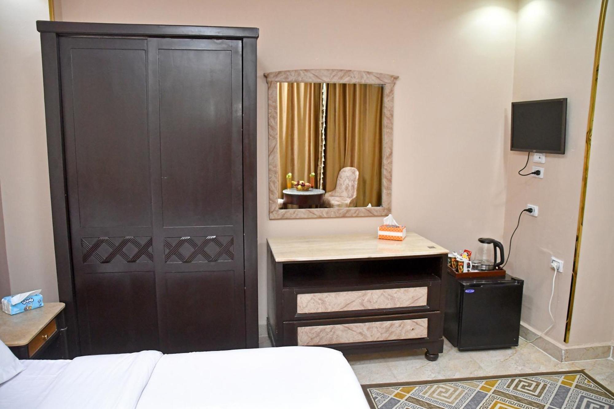 Nun Pyramids Hotel Kafret el-Gabal الغرفة الصورة