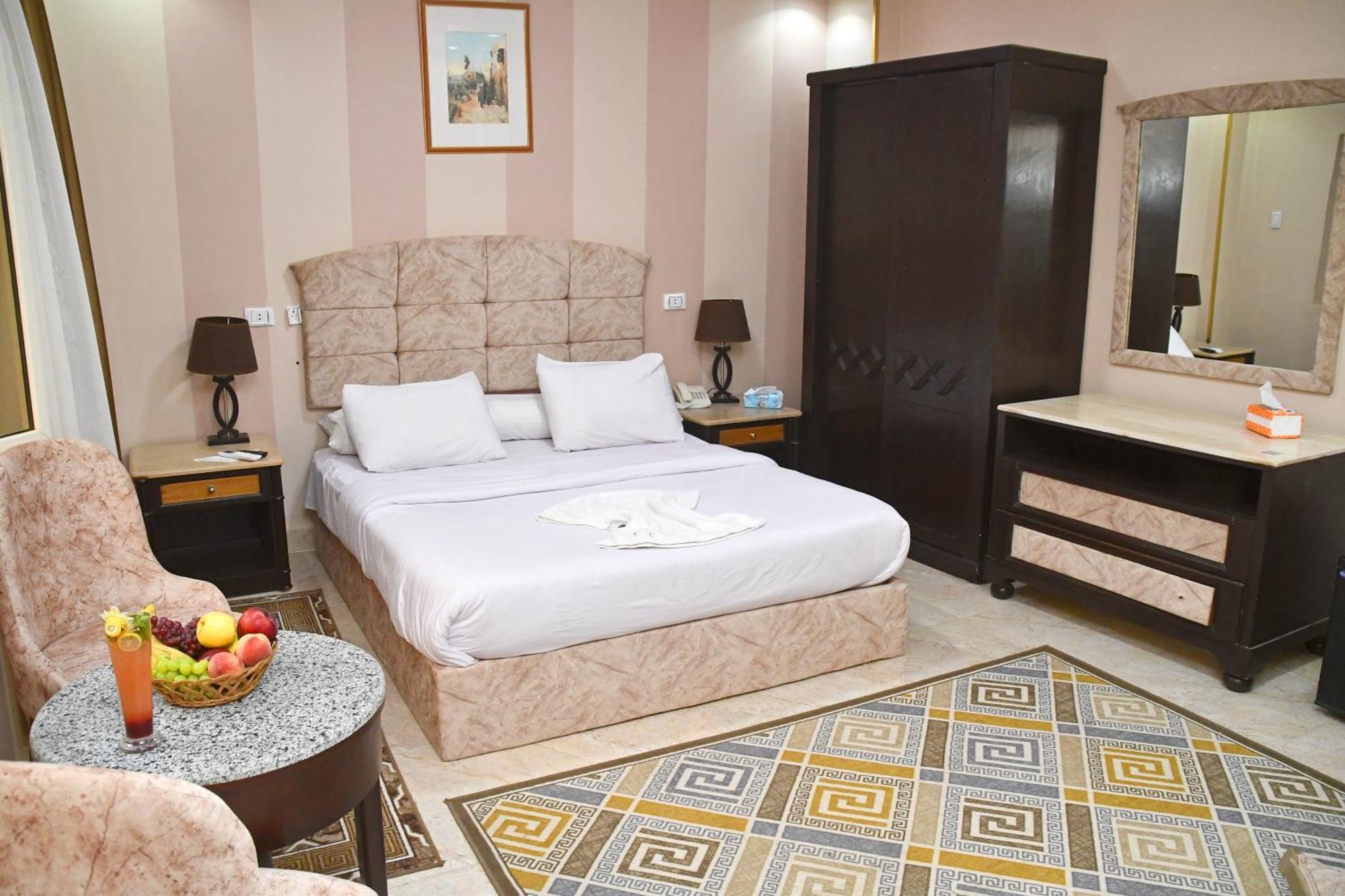 Nun Pyramids Hotel Kafret el-Gabal الغرفة الصورة